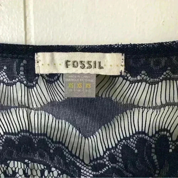 Fossil Short Sleeve Sheer Lace Navy Blue Top Blouse Size XS - Picture 2 of 5